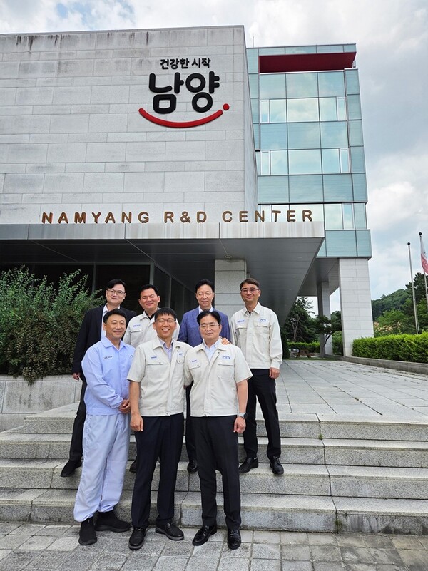 남양유업 식품기술사들  (상단 왼쪽부터 서경민 중앙연구소장, 이재구 세종공장 품질보증팀장, 조영훈 식품안전센터장, 원종은 천안공장 품질보증팀장 / 하단 왼쪽부터 송대영 세종공장 생산팀장, 최원호 나주공장장, 장창원 세종공장 품질보증부문장) /남양유업