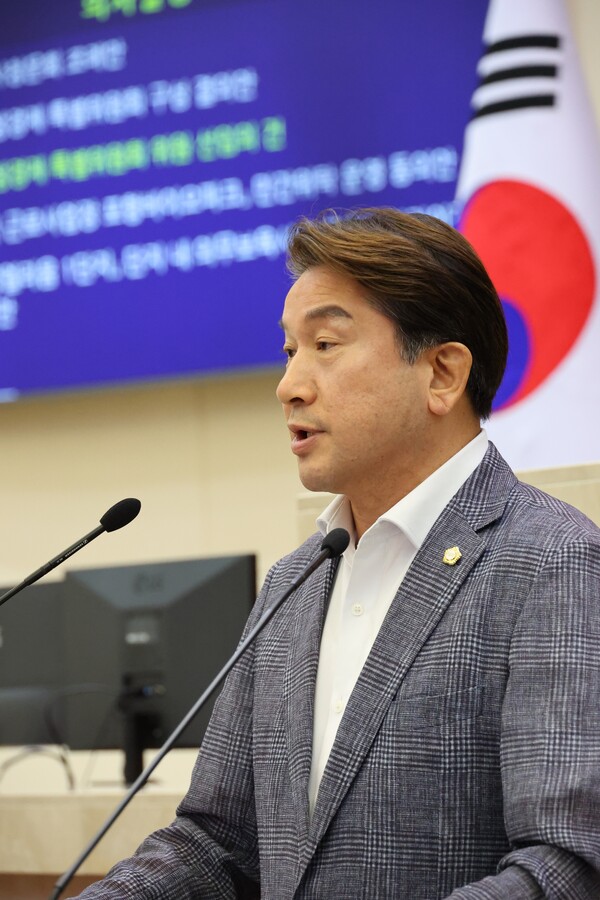 포항시의회 민생경제 특별위원회 조민성 위원장. 사진=포항시의회(포인트경제)