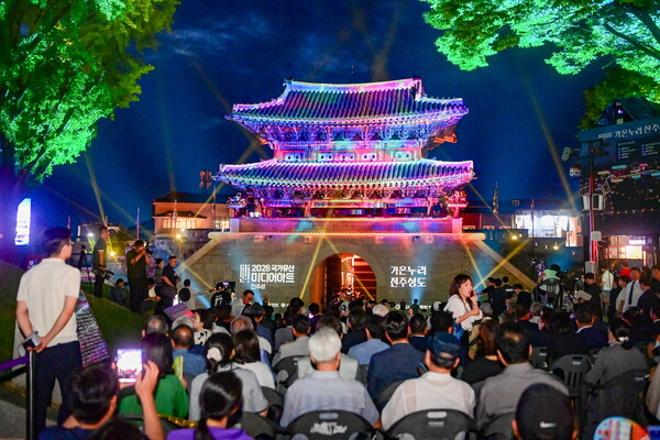 '2026 국가유산 미디어아트 진주성' 축제 전경. /진주시