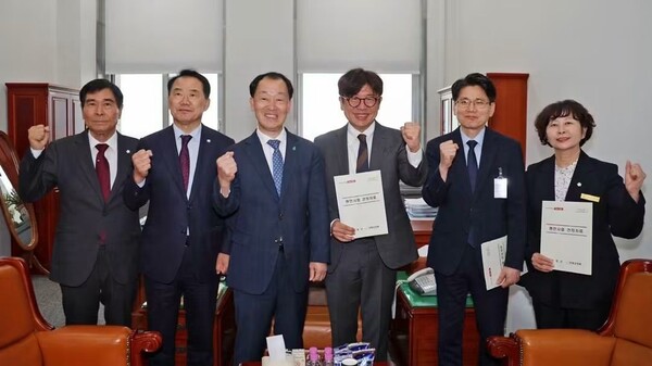 유명현 산청군수 페이스북 갈무리.