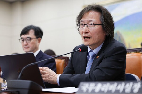 주병기 공정거래위원장이 21일 오후 서울 여의도 국회에서 열린 정무위원회 종합국정감사에서 질의에 답하고 있다. /뉴시스